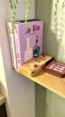 Bibliothèque dans l'appartement