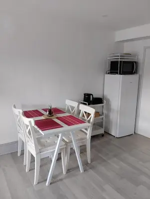 Cuisine ou kitchenette dans l'établissement Le Comptoir du Canal