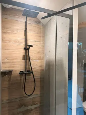 Salle de bains dans l'établissement La mezzanine