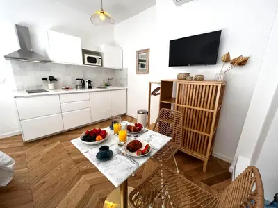 Cuisine ou kitchenette dans l'établissement Le Comte - Heart of Dijon - With AC