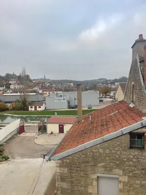 Vue générale sur Montbard ou vue de la ville depuis l'appartement