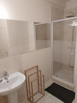 Salle de bains dans l'établissement L'Escapade Jurassienne