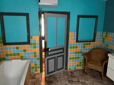 Salle de bains dans l'établissement La petite maison d issy
