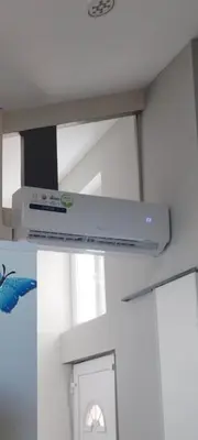 Télévision ou salle de divertissement dans l'établissement DIJON Super appartement F1 bis climatisé mezzanine