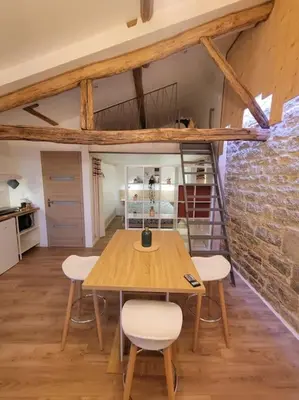 Cuisine ou kitchenette dans l'établissement Le gîte du Verger - Appartement à Arc et Senans
