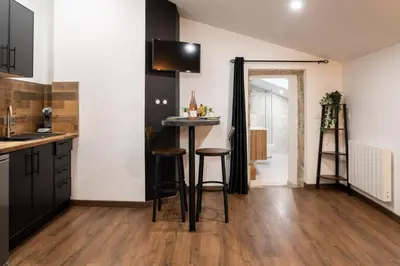 Cuisine ou kitchenette dans l'établissement Le Sigorgne Centre-ville Gare