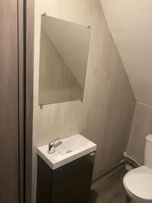 Salle de bains dans l'établissement Auberge Velars-sur-Ouche 20 minutes de Dijon