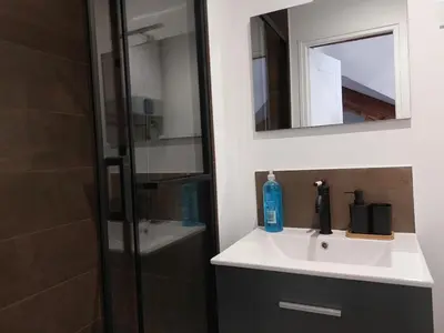 Salle de bains dans l'établissement Seul sous les toits de Dijon