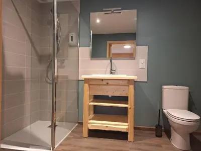Salle de bains dans l'établissement FraTern'Elle - Taverne & Chambres d'Hôtes