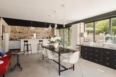 Coin salon dans l'établissement La Cour de Beaune