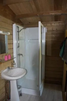 Salle de bains dans l'établissement Hotel Camping sur Yonne