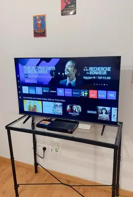 Télévision ou salle de divertissement dans l'établissement Appartement cosy centre Lons Le Saunier