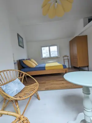 Coin salon dans l'établissement La maison bleue
