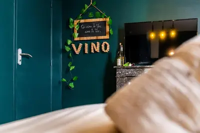Certificat, récompense, panneau ou autre document affiché dans l'établissement Le Clos Épicurien - Voyage a Dijon