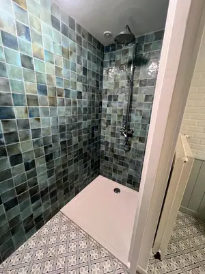 Salle de bains dans l'établissement L'atelier du Doubs