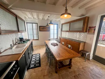 Cuisine ou kitchenette dans l'établissement L'atelier du Doubs