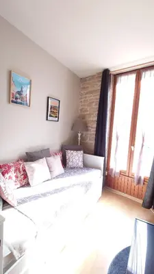 Coin salon dans l'établissement Clos des Perrières Cosy T2 Centre Ville Dijon Gare