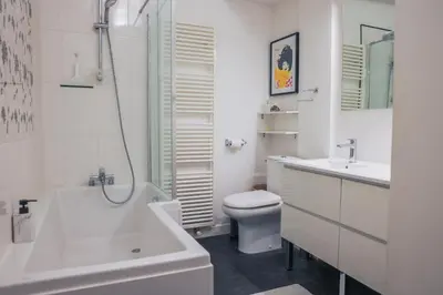 Salle de bains dans l'établissement Terrasse d'Aubonne