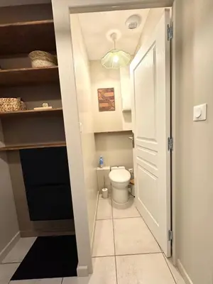 Salle de bains dans l'établissement La Cachette