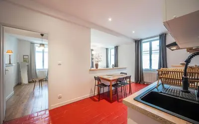 Cuisine ou kitchenette dans l'établissement Le refuge citadin