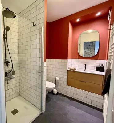Salle de bains dans l'établissement La reine du faubourg