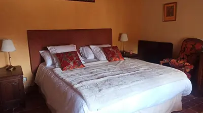Un ou plusieurs lits dans un hébergement de l'établissement Gite, chambre d hôte L échoppe est belle