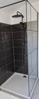 Salle de bains dans l'établissement Maisonnette indépendante