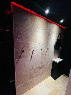 Plan de l'établissement Cinema room 3 min de Beaune