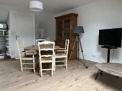 Télévision ou salle de divertissement dans l'établissement 2 pièces neuf, au coeur de ville 37m2