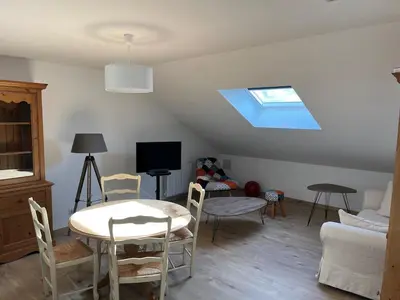 Télévision ou salle de divertissement dans l'établissement 2 pièces neuf, au coeur de ville 37m2