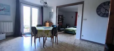 Coin salon dans l'établissement Replonges entre A6 et A40