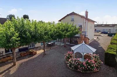 Jardin de l'établissement L'écrin fleuri