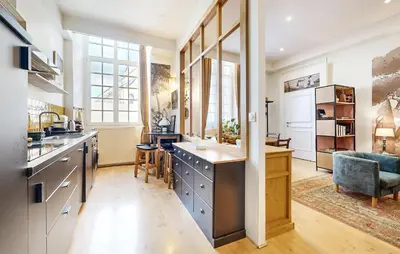 Cuisine ou kitchenette dans l'établissement Gorgeous Apartment In Lons-Le-Saunier