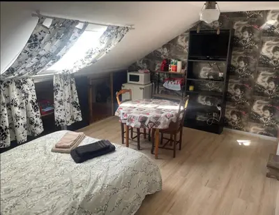 Cuisine ou kitchenette dans l'établissement Voyage