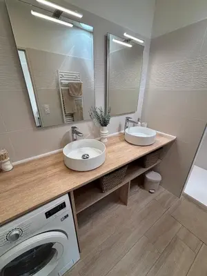 Salle de bains dans l'établissement Le Saint Pierre, T2 chic et rénové au coeur du centre ville