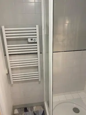 Salle de bains dans l'établissement Joli studio centre ville de Dole