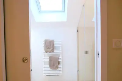 Salle de bains dans l'établissement Gîte et studio Les Grands Crus