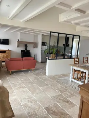 Coin salon dans l'établissement Gîte