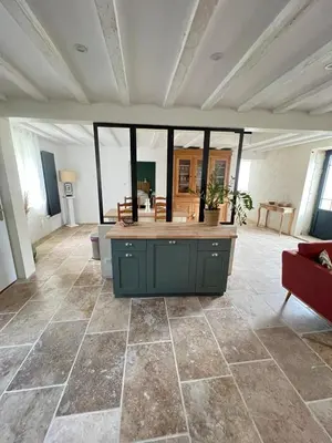 Coin salon dans l'établissement Gîte