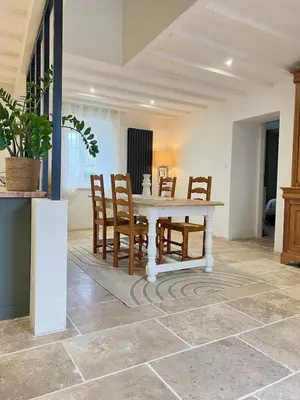 Coin salon dans l'établissement Gîte