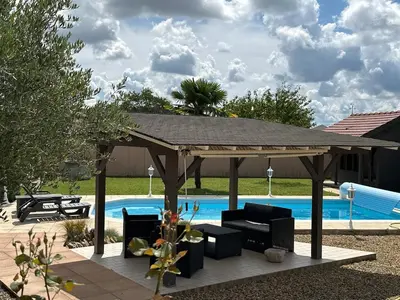 Piscine de l'établissement Belle maison au coeur de Beaune avec piscine privée, Cabotte Dionysos ou située à proximité