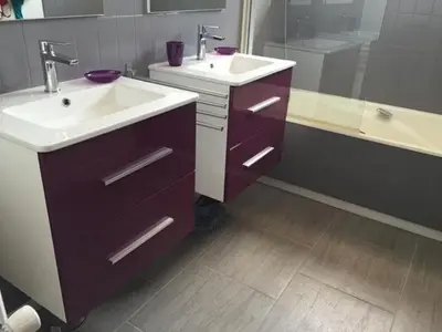 Salle de bains dans l'établissement Belle maison au coeur de Beaune avec piscine privée, Cabotte Dionysos