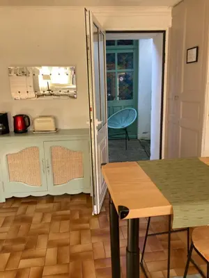 Cuisine ou kitchenette dans l'établissement LA SOUVELAINE maison de charme dans le Brionnais-Charolais