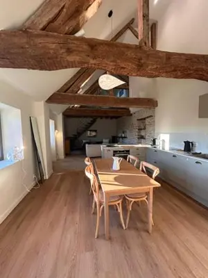 Cuisine ou kitchenette dans l'établissement Au 8 à Meursault, Magnifique maison Bourguignonne au pied des vignes, jardin, places de parking privée