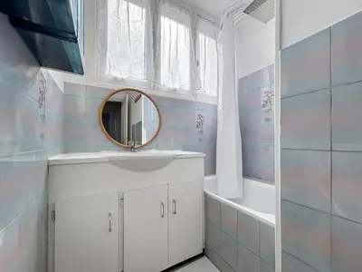 Salle de bains dans l'établissement Appartement Lumineux, Proche Centre Dijon