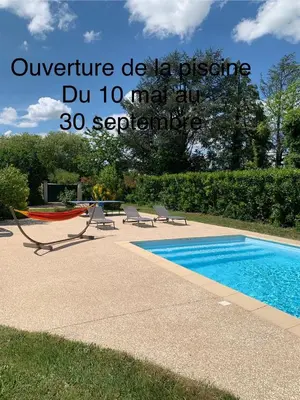 Piscine de l'établissement Chez Clo ou située à proximité