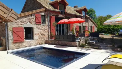Piscine de l'établissement La Popinette Chambre d'hôte ou située à proximité