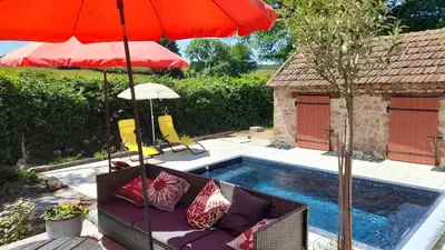 Piscine de l'établissement La Popinette Chambre d'hôte ou située à proximité