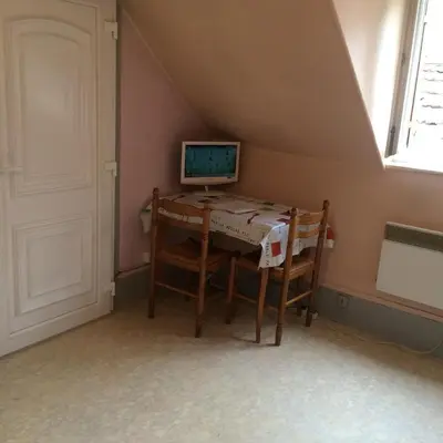 Télévision ou salle de divertissement dans l'établissement Studio plein centre ville Dijon