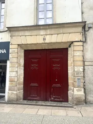 Façade ou entrée de l'établissement Studio vue cathédrale St-Bénigne Dijon